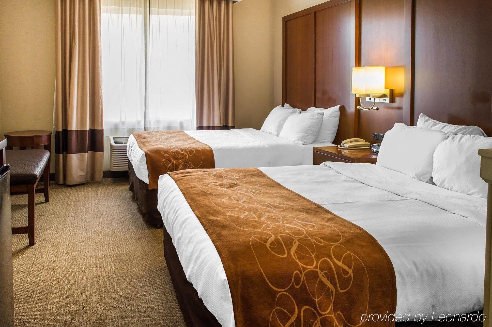Quality Suites Waldorf Buitenkant foto